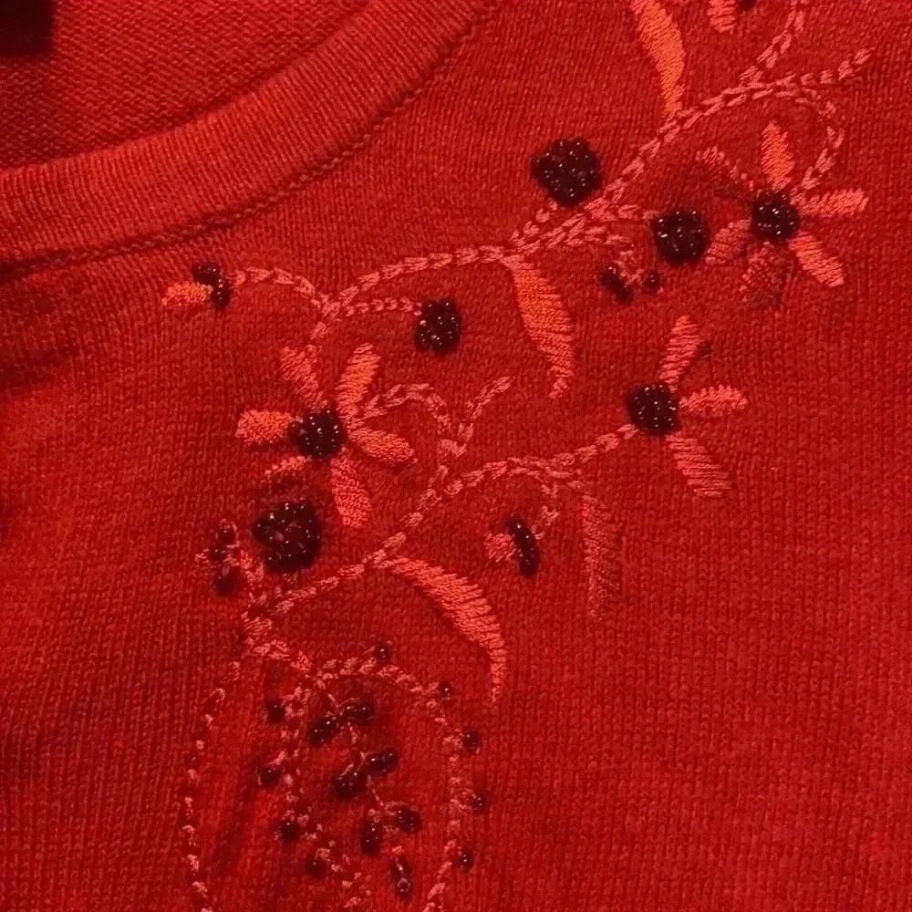 LANDS’END Women’s Red Button Up Floral Embroidered Sweater Size M/P (10/12) - Picture 3 of 7